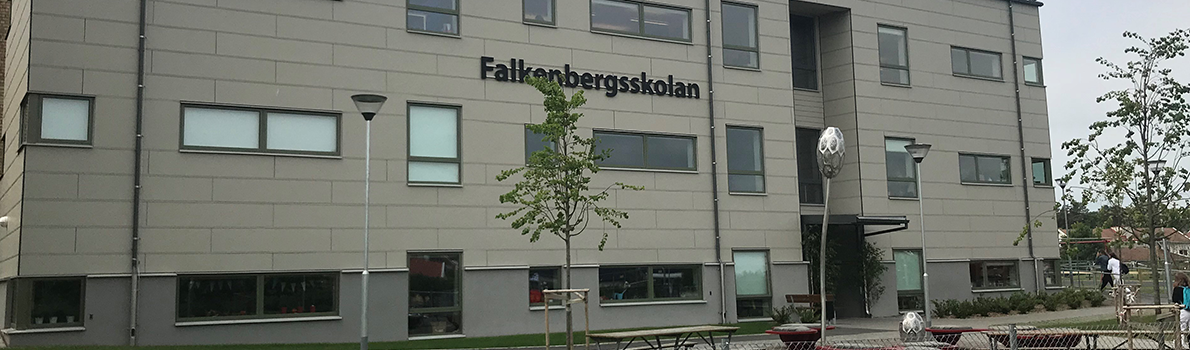 Entrén på Falkenbergsskolan