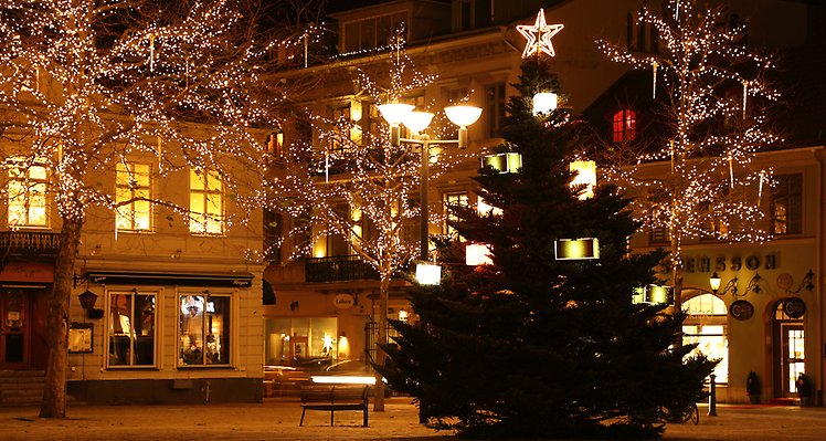 Julbelysning på Larmtorget.