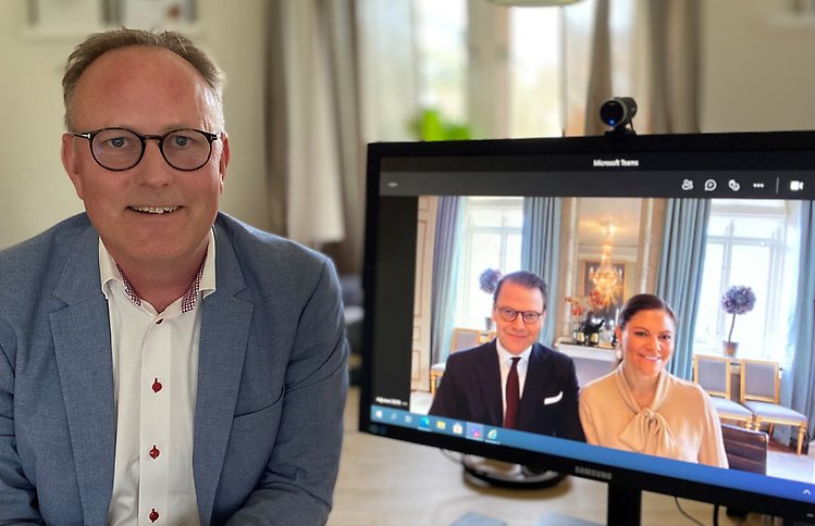 Johan Persson vid digitalt möte med Kronprinsessan Victoria och prins Daniel.